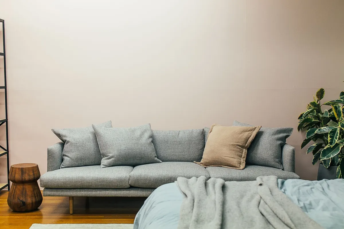 How to Choose a Living Room Color Palette Around Your Existing Sofa